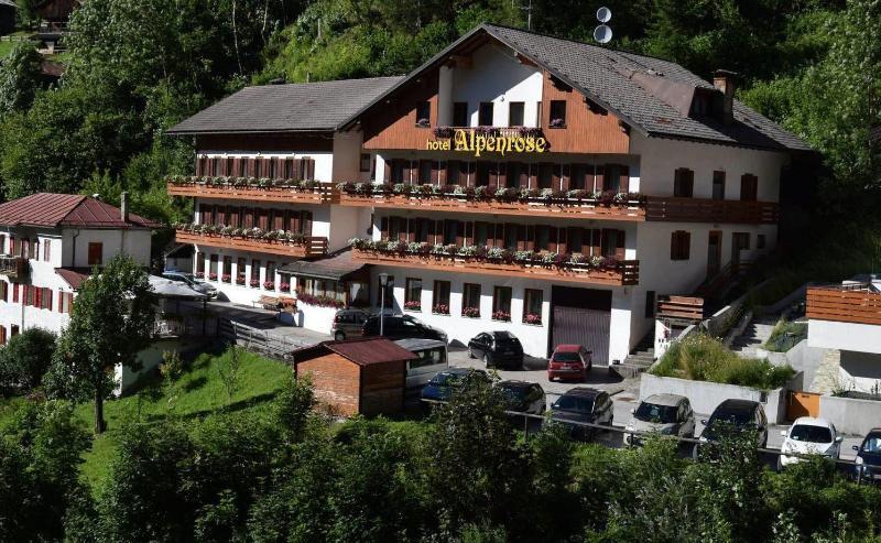 Hotel Alpenrose Alleghe Exterior photo